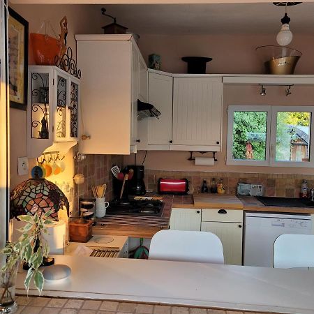 Le Jardin Des Selves Bed & Breakfast Драгинян Екстериор снимка