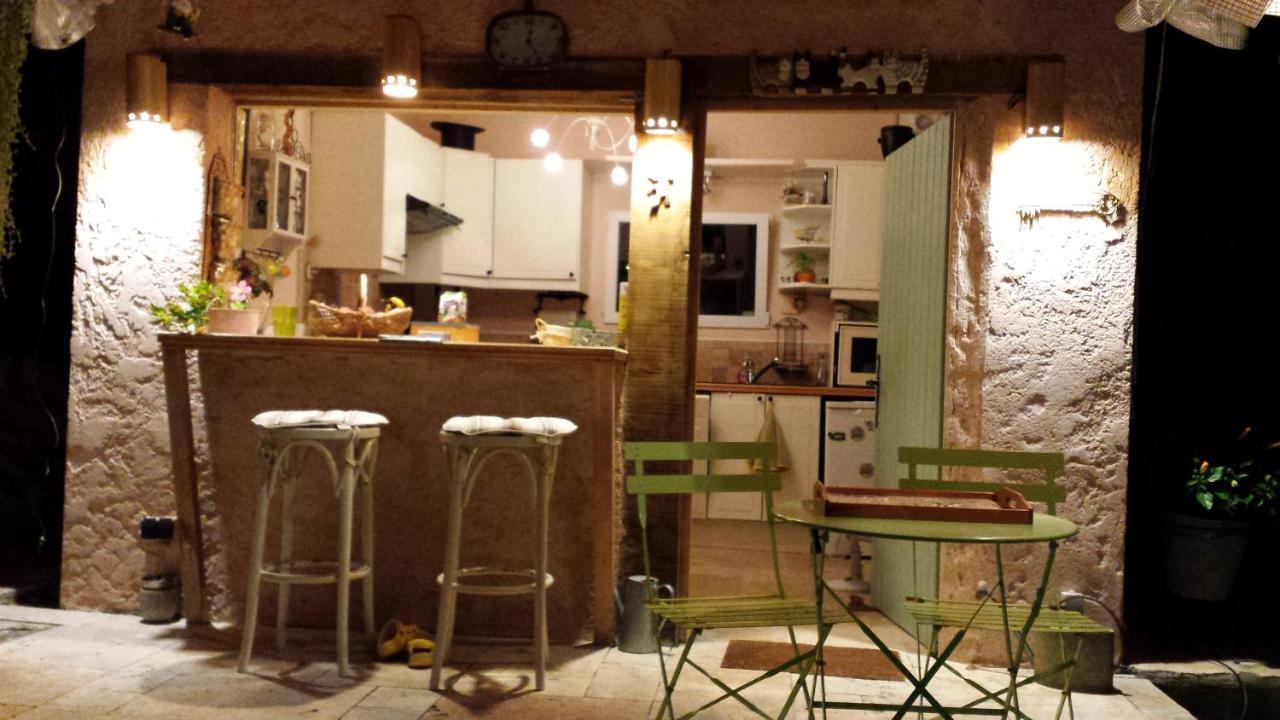 Le Jardin Des Selves Bed & Breakfast Драгинян Екстериор снимка