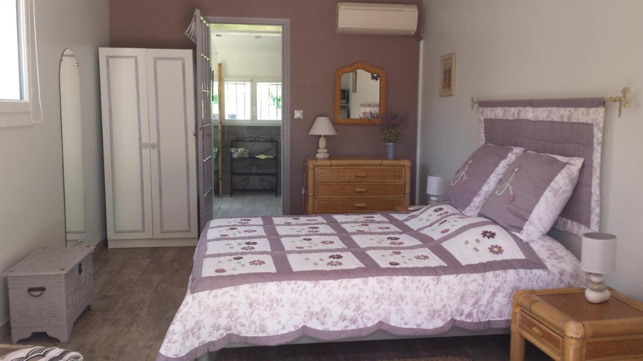 Le Jardin Des Selves Bed & Breakfast Драгинян Екстериор снимка