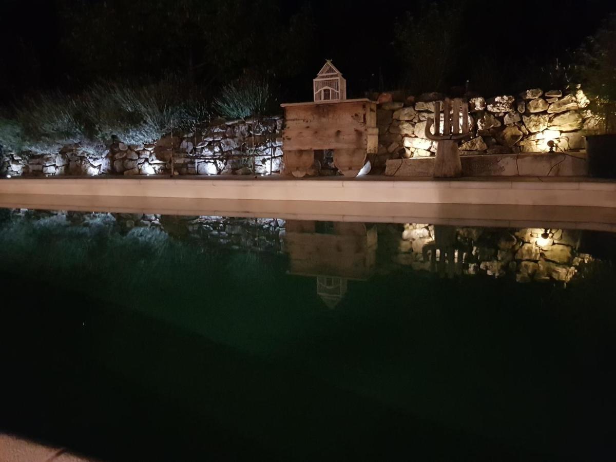 Le Jardin Des Selves Bed & Breakfast Драгинян Екстериор снимка