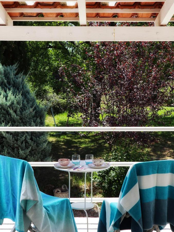 Le Jardin Des Selves Bed & Breakfast Драгинян Екстериор снимка