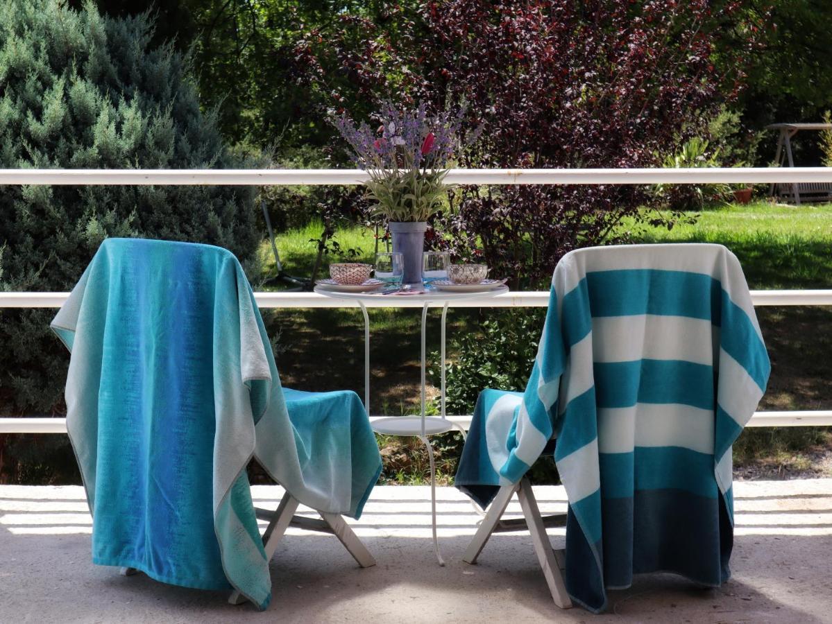 Le Jardin Des Selves Bed & Breakfast Драгинян Екстериор снимка